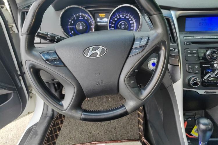 Used Hyundai Sonata 2014 2.0L Automatic Prestige Edition Steering Wheel