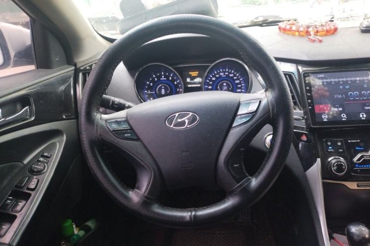 Used Hyundai Sonata 2014 2.4L Automatic Luxury Version China IV Standard Steering Wheel