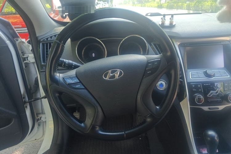 Used Hyundai Sonata 2014 2.4L Automatic Leading Edition China IV Standard Steering Wheel