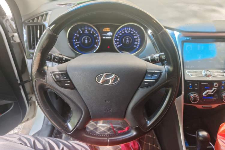 Used Hyundai Sonata 2014 2.4L Automatic Leading Edition China IV Standard Steering Wheel
