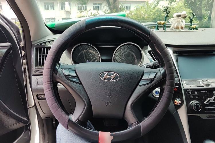 Used Hyundai Sonata 2014 2.4L Automatic Leading Edition China IV Standard Steering Wheel