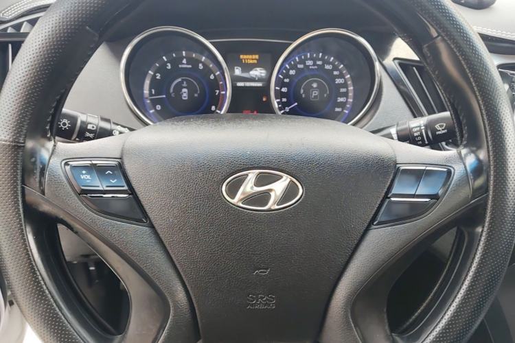 Used Hyundai Sonata 2014 2.4L Automatic Leading Edition China IV Standard Steering Wheel