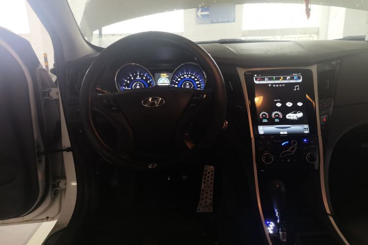 Used Hyundai Sonata 2014 2.4L Automatic Luxury Version China IV Standard Steering Wheel