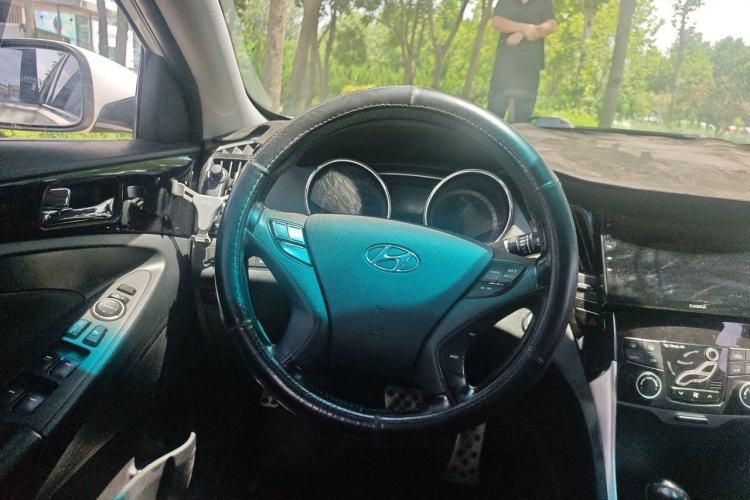Used Hyundai Sonata 2014 2.0L Automatic Prestige Edition Steering Wheel