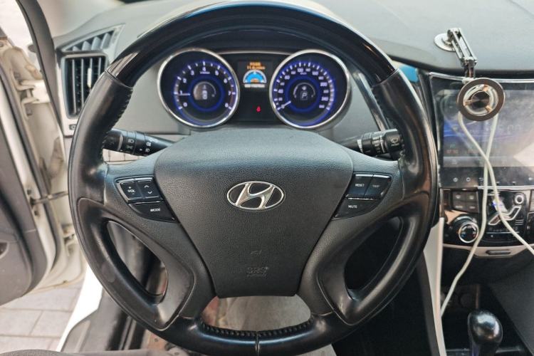 Used Hyundai Sonata 2014 2.4L Automatic Leading Edition China IV Standard Steering Wheel