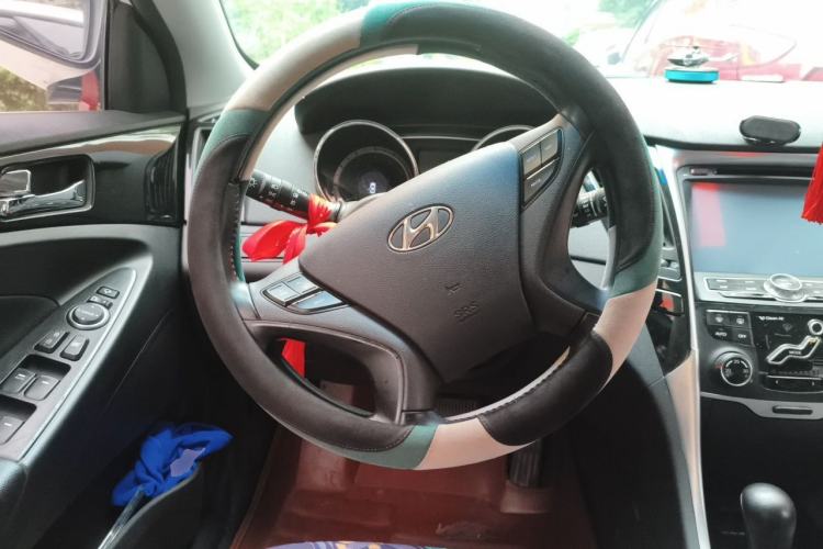 Used Hyundai Sonata 2014 2.4L Automatic Leading Edition China IV Standard Steering Wheel
