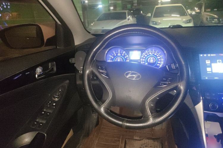 Used Hyundai Sonata 2014 2.0L Automatic Prestige Edition Steering Wheel