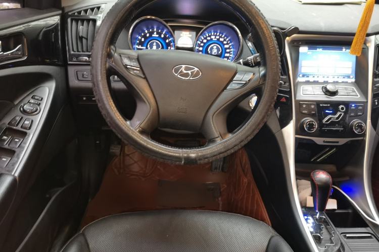 Used Hyundai Sonata 2014 2.4L Automatic Leading Edition China IV Standard Steering Wheel