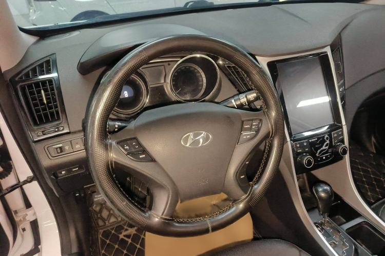 Used Hyundai Sonata 2014 2.4L Automatic Leading Edition China IV Standard Steering Wheel