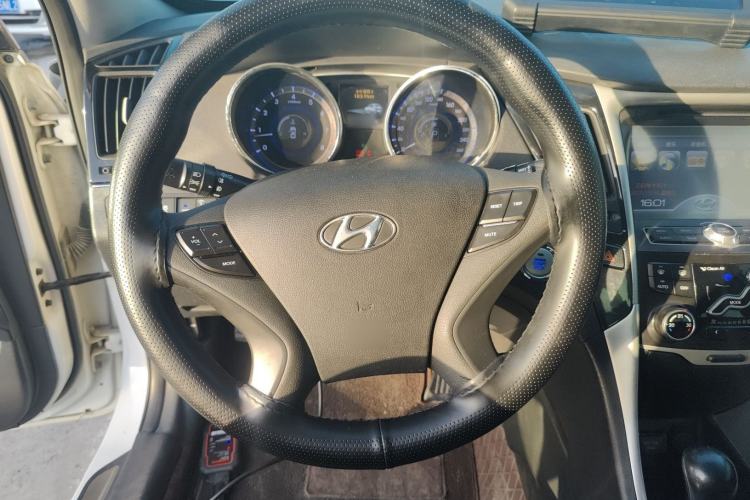 Used Hyundai Sonata 2014 2.4L Automatic Leading Edition China IV Standard Steering Wheel