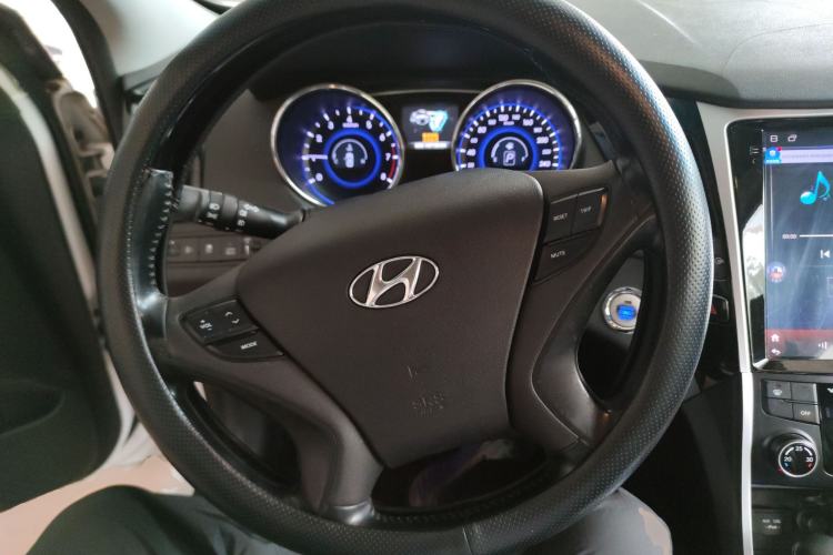 Used Hyundai Sonata 2014 2.4L Automatic Leading Edition China IV Standard Steering Wheel