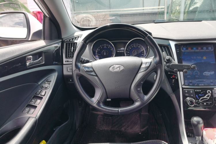 Used Hyundai Sonata 2014 2.4L Automatic Leading Edition China IV Standard Steering Wheel