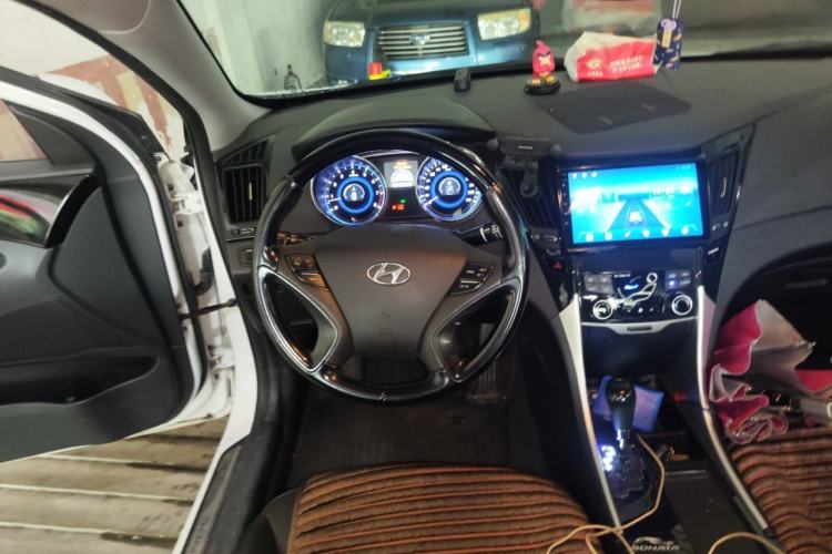 Used Hyundai Sonata 2014 2.4L Automatic Luxury Version China IV Standard Steering Wheel
