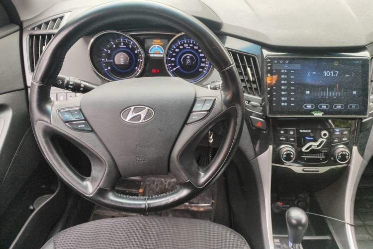 Used Hyundai Sonata 2014 2.0L Automatic Leading Edition Steering Wheel