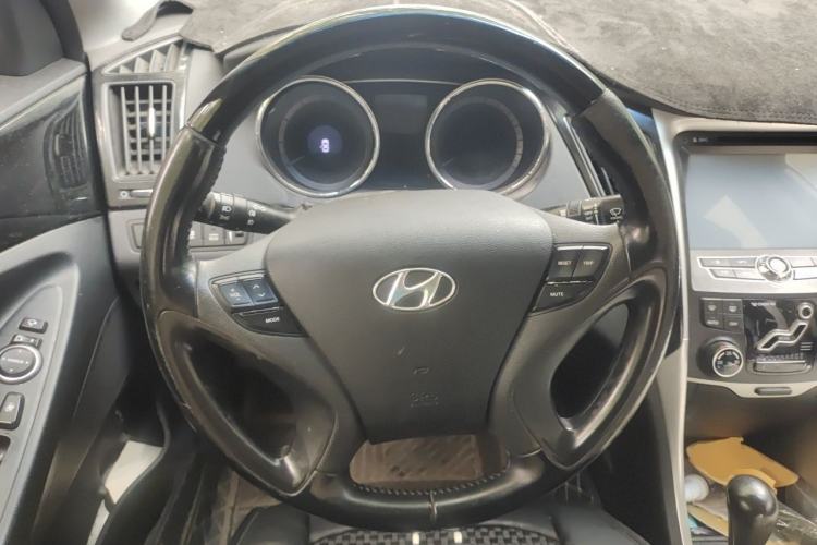 Used Hyundai Sonata 2014 2.4L Automatic Leading Edition China IV Standard Steering Wheel
