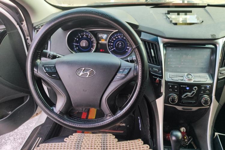 Used Hyundai Sonata 2014 2.0L Automatic Luxury Edition Steering Wheel