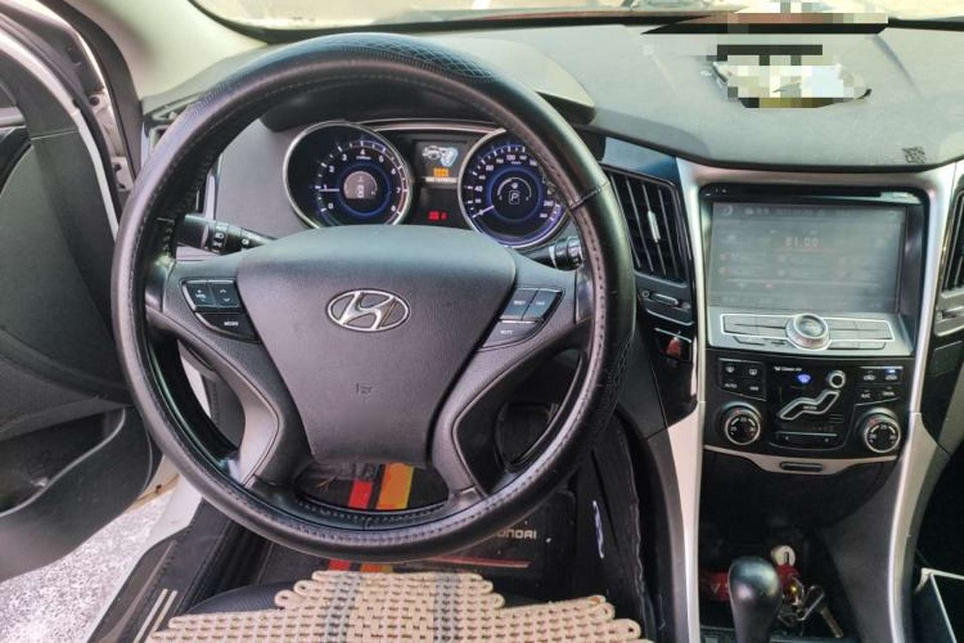 Used Hyundai Sonata 2014 2.0L Automatic Luxury Edition Steering Wheel