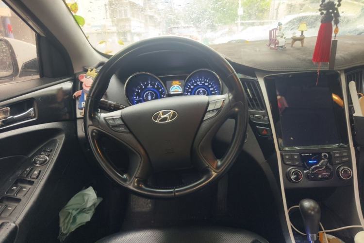 Used Hyundai Sonata 2014 2.4L Automatic Luxury Version China IV Standard Steering Wheel