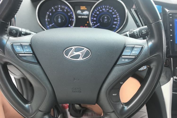 Used Hyundai Sonata 2014 2.0L Automatic Prestige Edition Steering Wheel