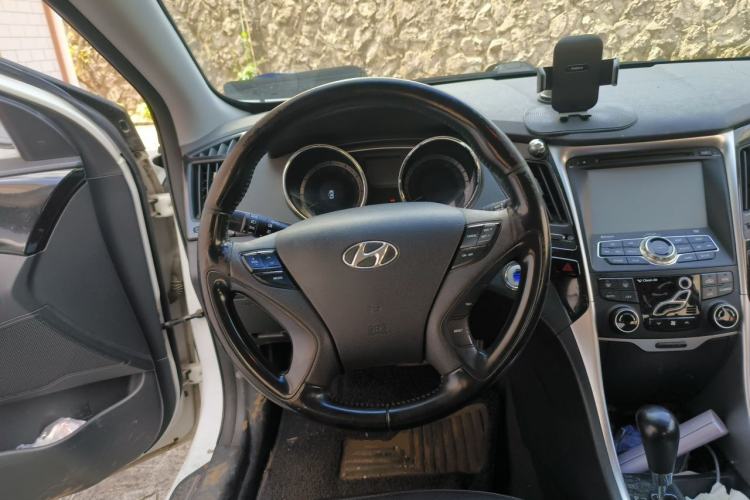 Used Hyundai Sonata 2014 2.0L Automatic Prestige Edition Steering Wheel