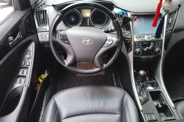 Used Hyundai Sonata 2014 2.4L Automatic Leading Edition China IV Standard Steering Wheel