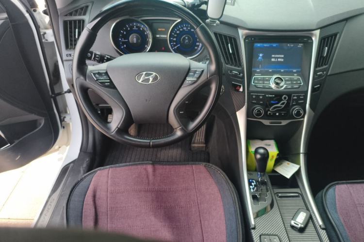 Used Hyundai Sonata 2014 2.4L Automatic Luxury Version China IV Standard Steering Wheel