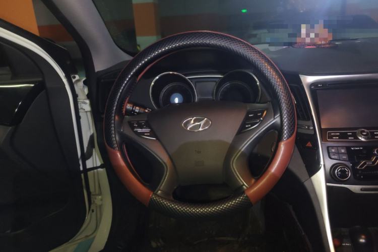 Used Hyundai Sonata 2014 2.4L Automatic Leading Edition China IV Standard Steering Wheel