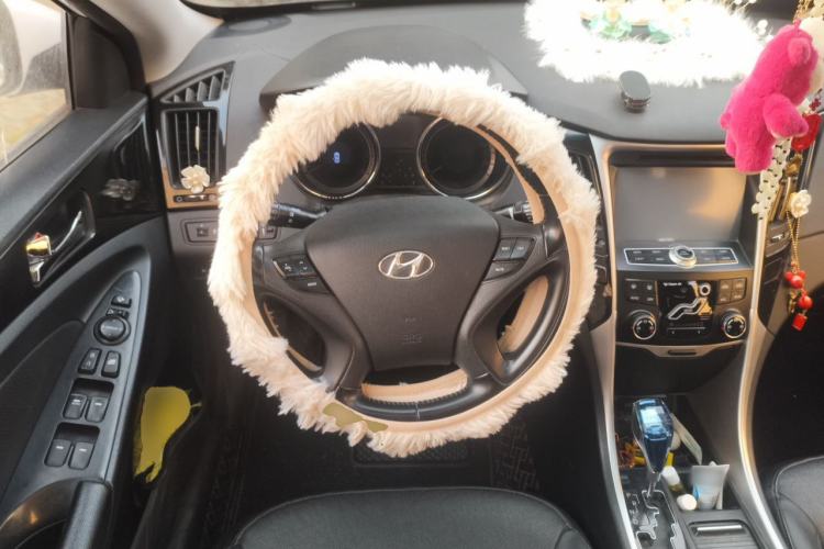 Used Hyundai Sonata 2014 2.0L Automatic Luxury Edition Steering Wheel