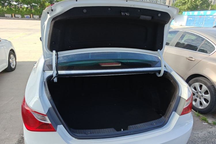 Used Hyundai Sonata 2014 2.0L Automatic Luxury Edition Trunk