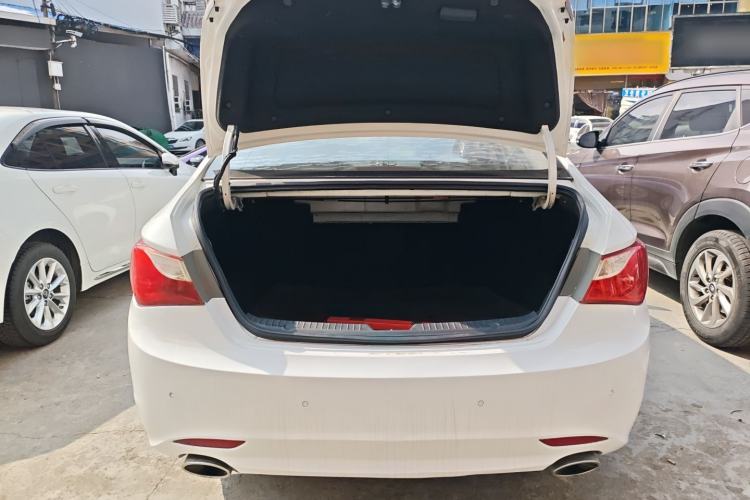Used Hyundai Sonata 2014 2.0L Automatic Luxury Edition Trunk