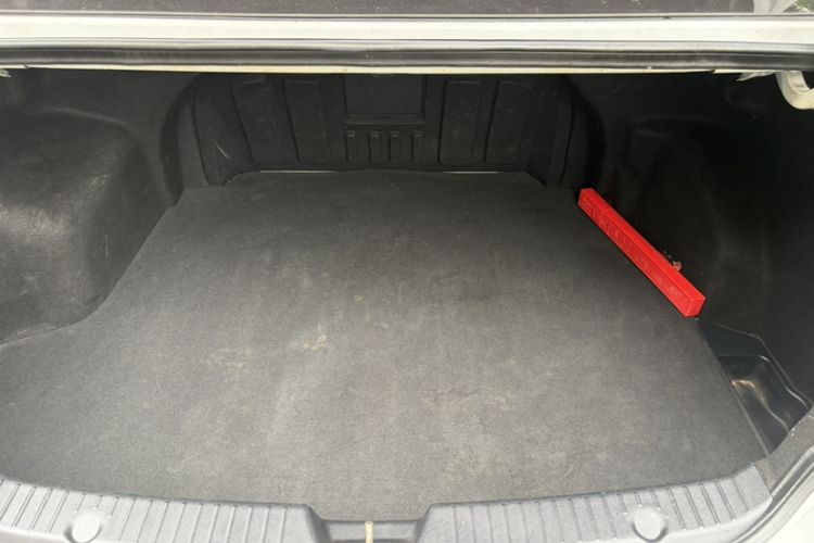 Used Hyundai Sonata 2014 2.4L Automatic Leading Edition China IV Standard Trunk