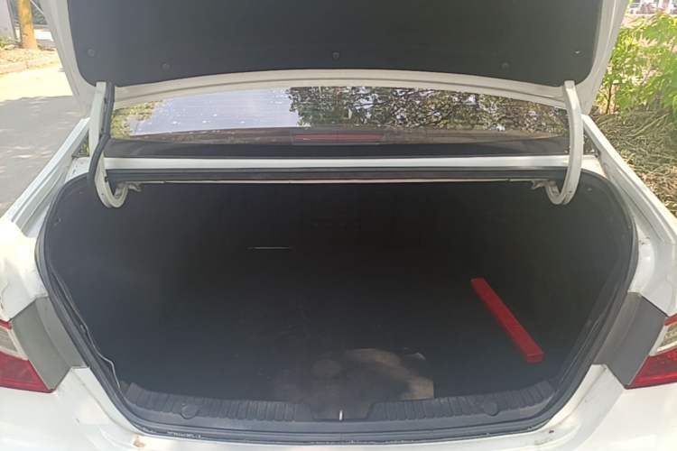 Used Hyundai Sonata 2014 2.0L Automatic Luxury Edition Trunk