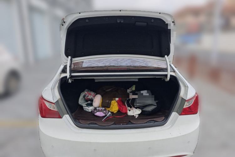 Used Hyundai Sonata 2014 2.4L Automatic Leading Edition China IV Standard Trunk
