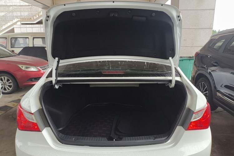 Used Hyundai Sonata 2014 2.0L Automatic Luxury Edition Trunk
