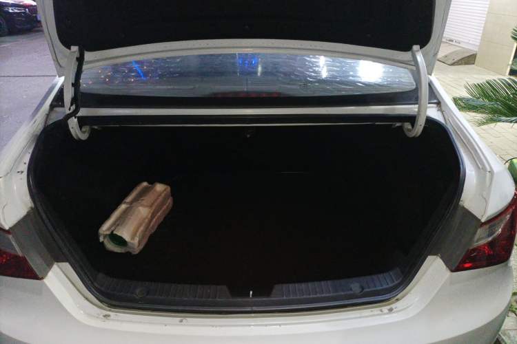 Used Hyundai Sonata 2014 2.0L Automatic Luxury Edition Trunk