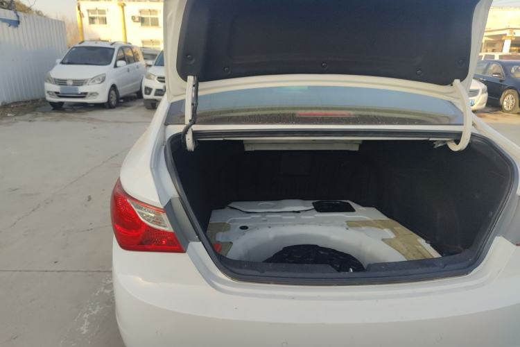 Used Hyundai Sonata 2014 2.4L Automatic Leading Edition China IV Standard Trunk