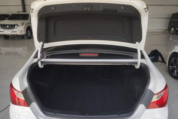 Used Hyundai Sonata 2014 2.0L Automatic Luxury Edition Trunk
