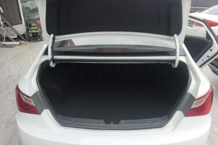 Used Hyundai Sonata 2014 2.0L Automatic Prestige Edition Trunk