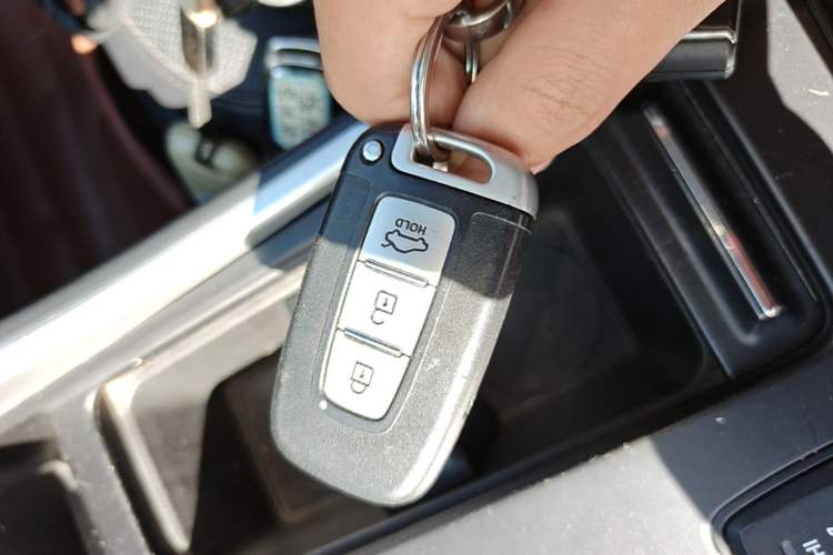 Used Hyundai Sonata 2014 2.0L Automatic Luxury Edition Vehicle Key