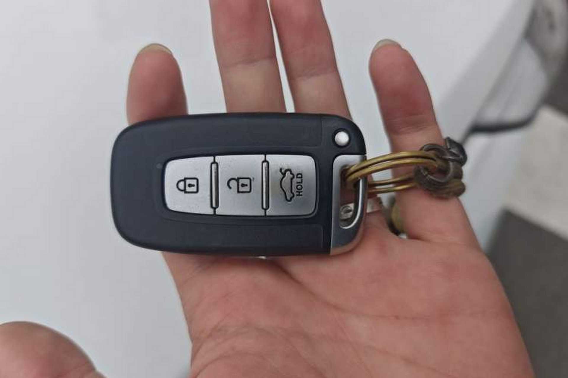 Used Hyundai Sonata 2014 2.0L Automatic Luxury Edition Vehicle Key