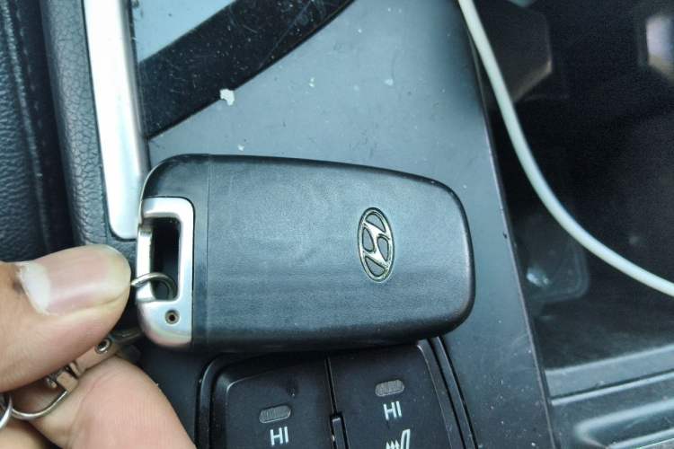 Used Hyundai Sonata 2014 2.0L Automatic Luxury Edition Vehicle Key