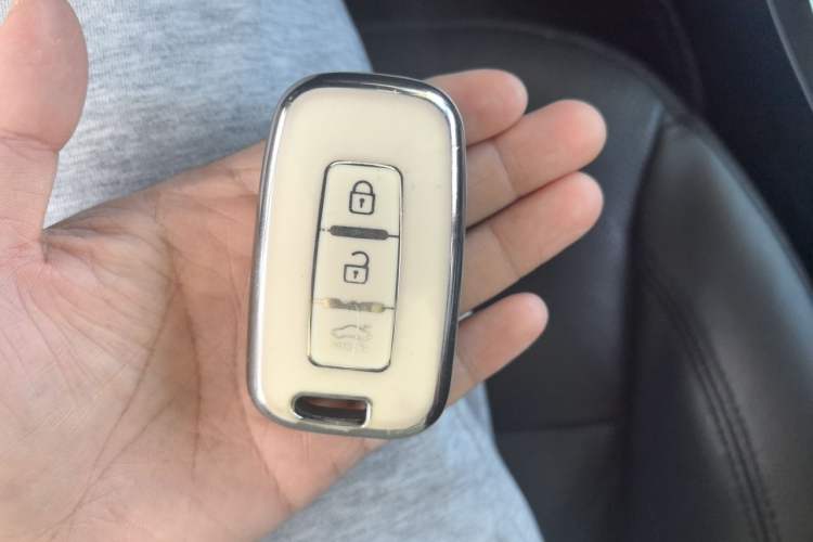 Used Hyundai Sonata 2014 2.0L Automatic Luxury Edition Vehicle Key