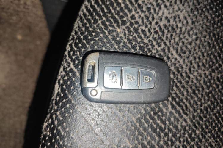 Used Hyundai Sonata 2014 2.0L Automatic Luxury Edition Vehicle Key