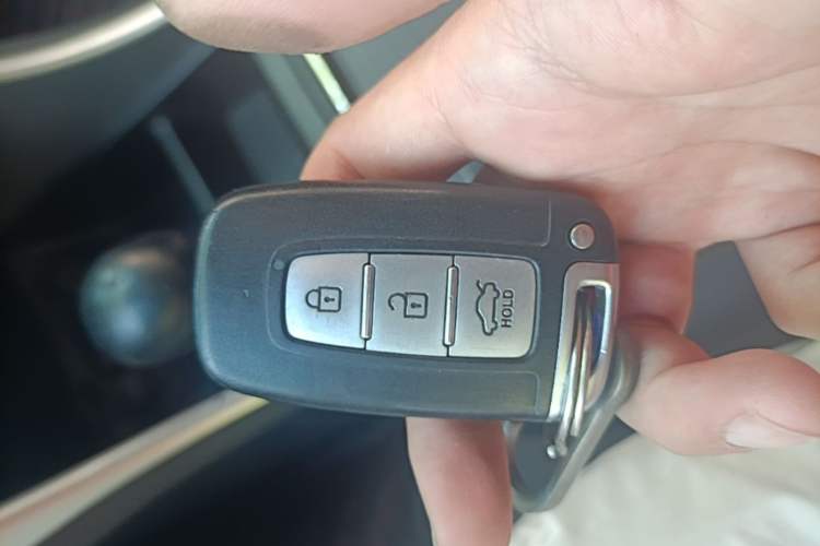 Used Hyundai Sonata 2014 2.0L Automatic Luxury Edition Vehicle Key