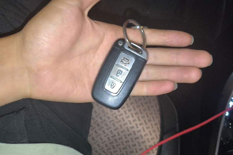 Used Hyundai Sonata 2014 2.0L Automatic Luxury Edition Vehicle Key