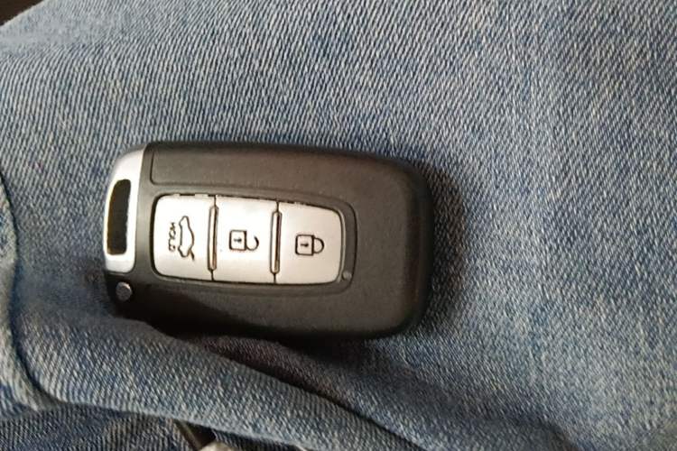 Used Hyundai Sonata 2014 2.0L Automatic Luxury Edition Vehicle Key
