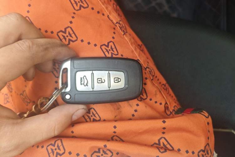 Used Hyundai Sonata 2014 2.0L Automatic Luxury Edition Vehicle Key