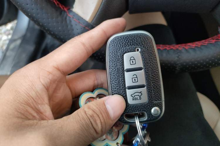 Used Hyundai Sonata 2014 2.0L Automatic Luxury Edition Vehicle Key