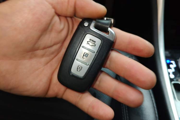 Used Hyundai Sonata 2014 2.0L Automatic Luxury Edition Vehicle Key