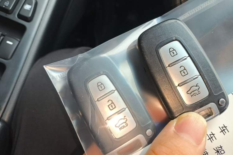 Used Hyundai Sonata 2014 2.0L Automatic Luxury Edition Vehicle Key